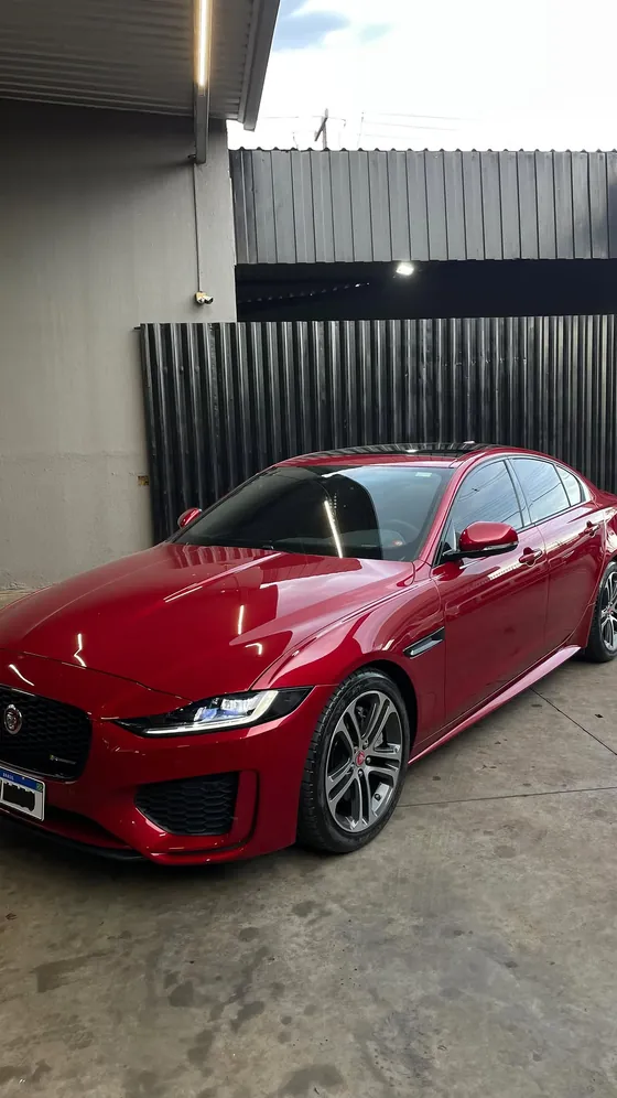 Jaguar vermelho com película G5